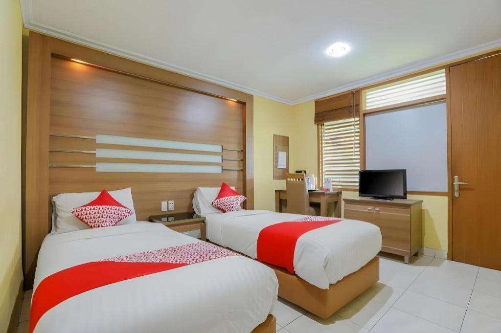 Hotel Senen Indah Syariah Джакарта Экстерьер фото