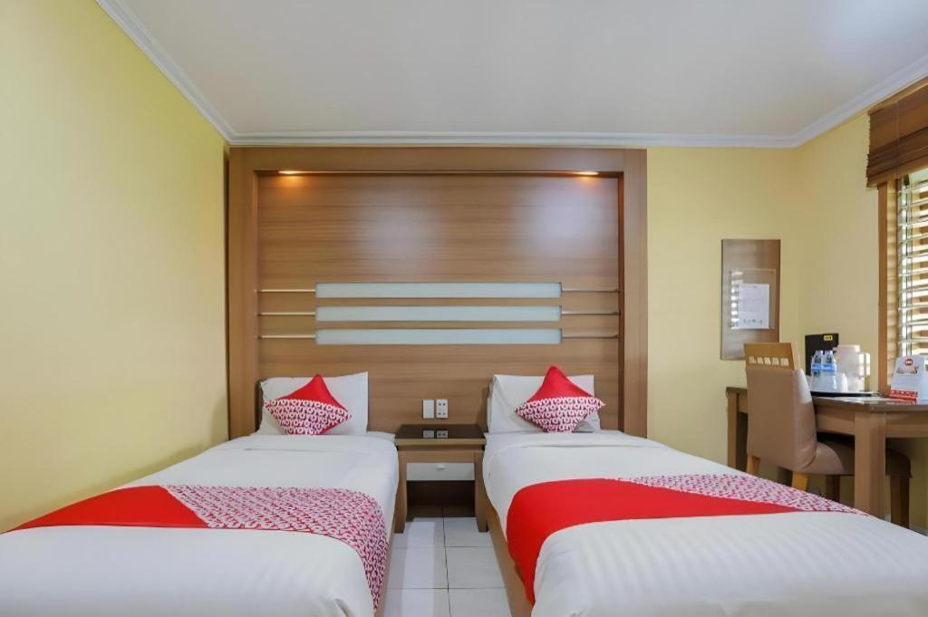 Hotel Senen Indah Syariah Джакарта Экстерьер фото