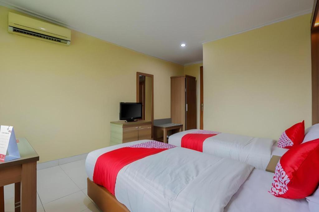 Hotel Senen Indah Syariah Джакарта Экстерьер фото