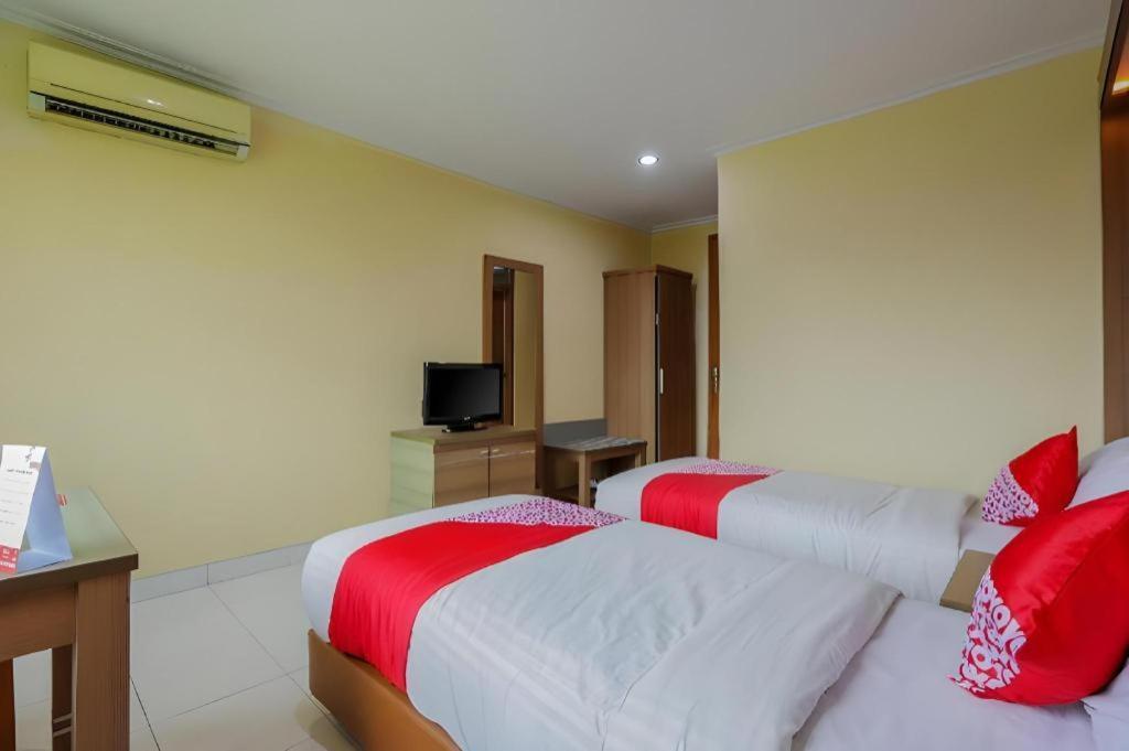 Hotel Senen Indah Syariah Джакарта Экстерьер фото
